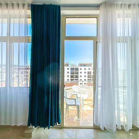 Aqua Vista Haven B53 דירה גולם
